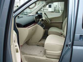 2005 Nissan Elgrand Pictures