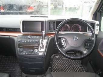 2005 Nissan Elgrand Pictures