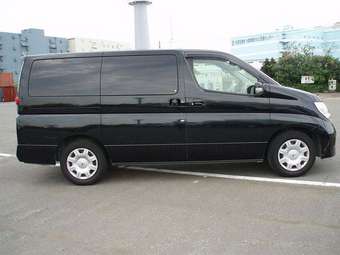 2005 Nissan Elgrand Images