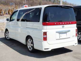 2005 Nissan Elgrand Pictures