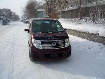 2005 Nissan Elgrand Images