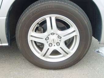 2005 Nissan Elgrand Images