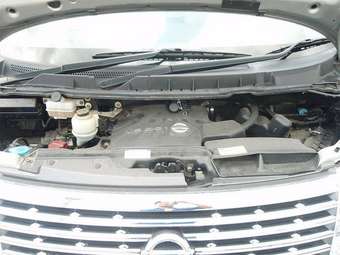 2005 Nissan Elgrand Pictures