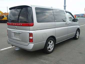 2005 Nissan Elgrand Photos