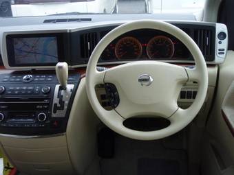 2005 Nissan Elgrand Pictures