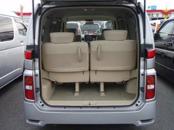 2005 Nissan Elgrand Pictures