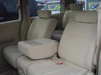 2005 Nissan Elgrand Pictures