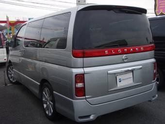 2005 Nissan Elgrand Photos