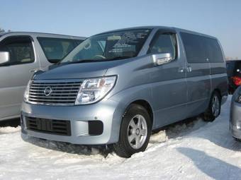 2005 Nissan Elgrand Pictures