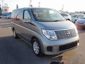 2005 Nissan Elgrand Pictures