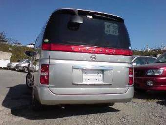 2005 Nissan Elgrand Photos