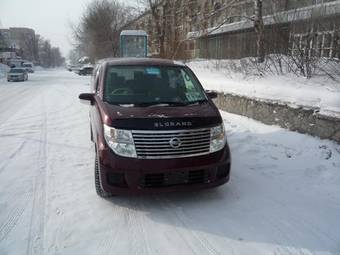 2005 Nissan Elgrand Photos