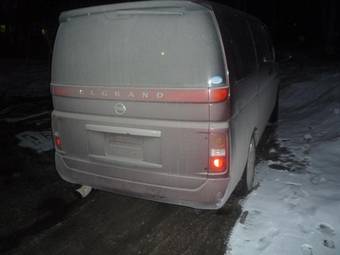 2005 Nissan Elgrand Photos