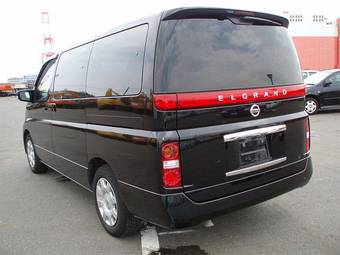 2005 Nissan Elgrand Photos