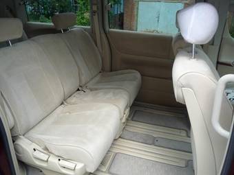 2005 Nissan Elgrand Photos