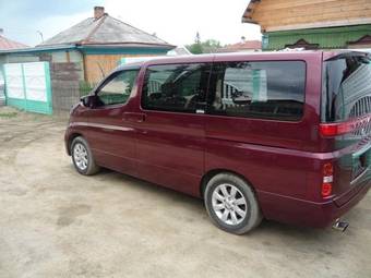 2005 Nissan Elgrand Photos