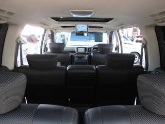 2006 Nissan Elgrand Pictures