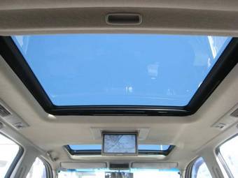 2006 Nissan Elgrand Photos