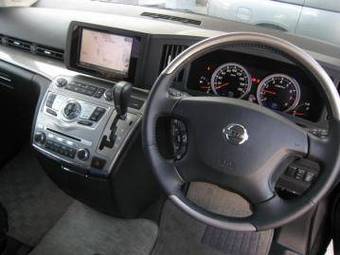 2008 Nissan Elgrand Photos