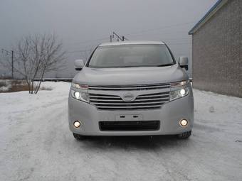 2010 Nissan Elgrand Photos