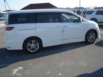 2011 Nissan Elgrand Images