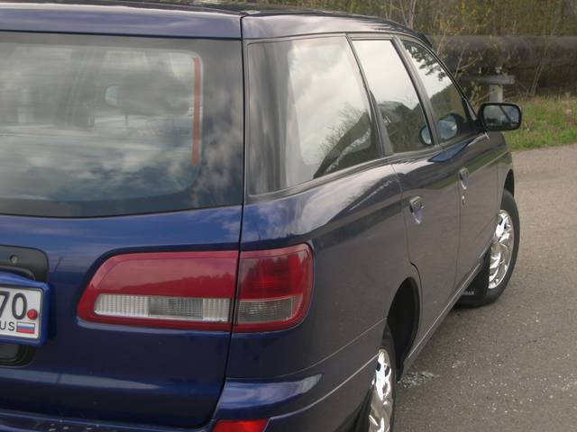 2000 Nissan Expert