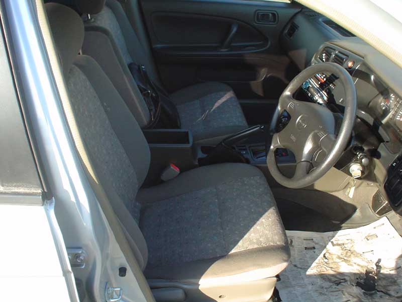 2000 Nissan Expert Pictures