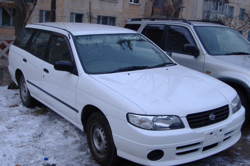 2000 Nissan Expert Pics