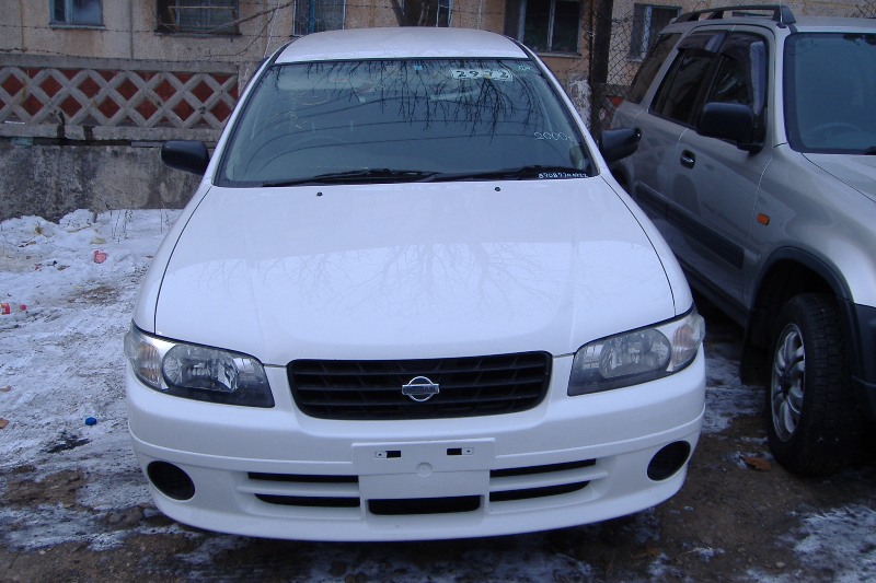 2000 Nissan Expert Pictures