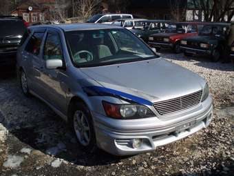 2000 Nissan Expert Photos