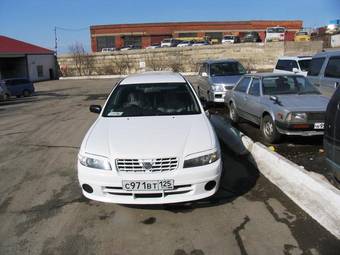 2000 Nissan Expert Pictures