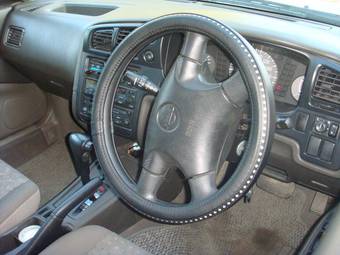 2001 Nissan Expert Pictures
