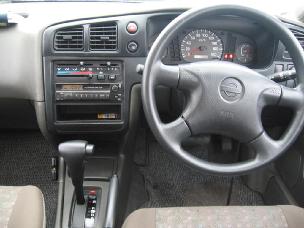 2002 Nissan Expert