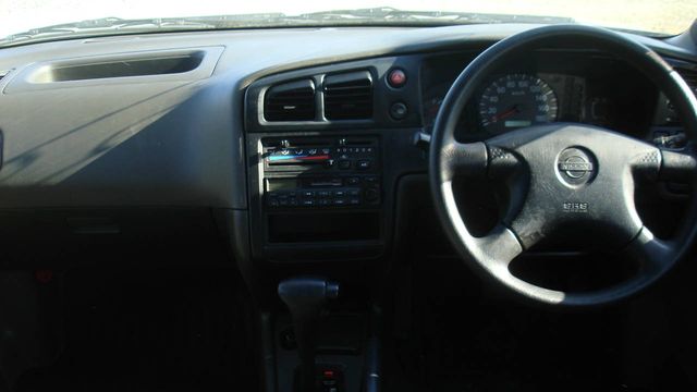 2002 Nissan Expert