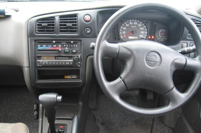 2002 Nissan Expert