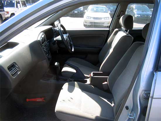 2002 Nissan Expert Pictures