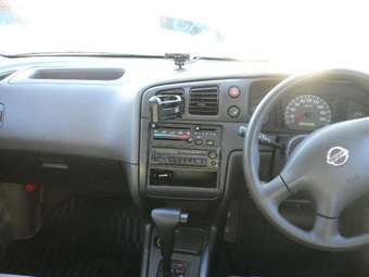 2002 Nissan Expert Pics