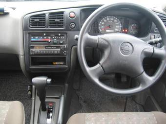 2002 Nissan Expert Images