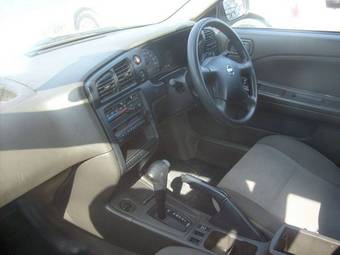 2002 Nissan Expert Pictures