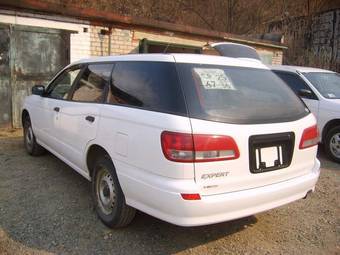 2002 Nissan Expert Pictures
