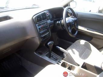 2002 Nissan Expert Photos