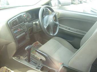 2002 Nissan Expert Photos