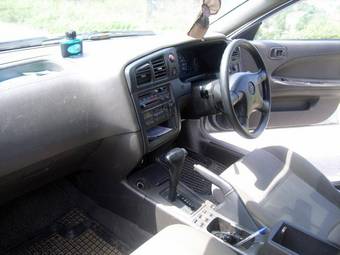 2002 Nissan Expert Photos