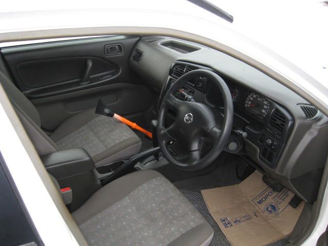 2003 Nissan Expert