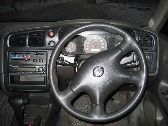 2003 Nissan Expert