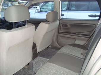 2003 Nissan Expert Pictures