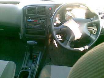 2003 Nissan Expert Pictures