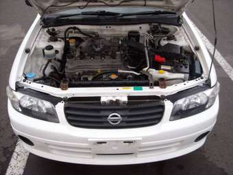 2003 Nissan Expert Pictures