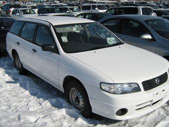 2003 Nissan Expert Photos
