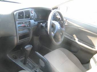 2003 Nissan Expert Pictures